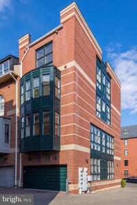 Building Photo - 1662 N Quinn St