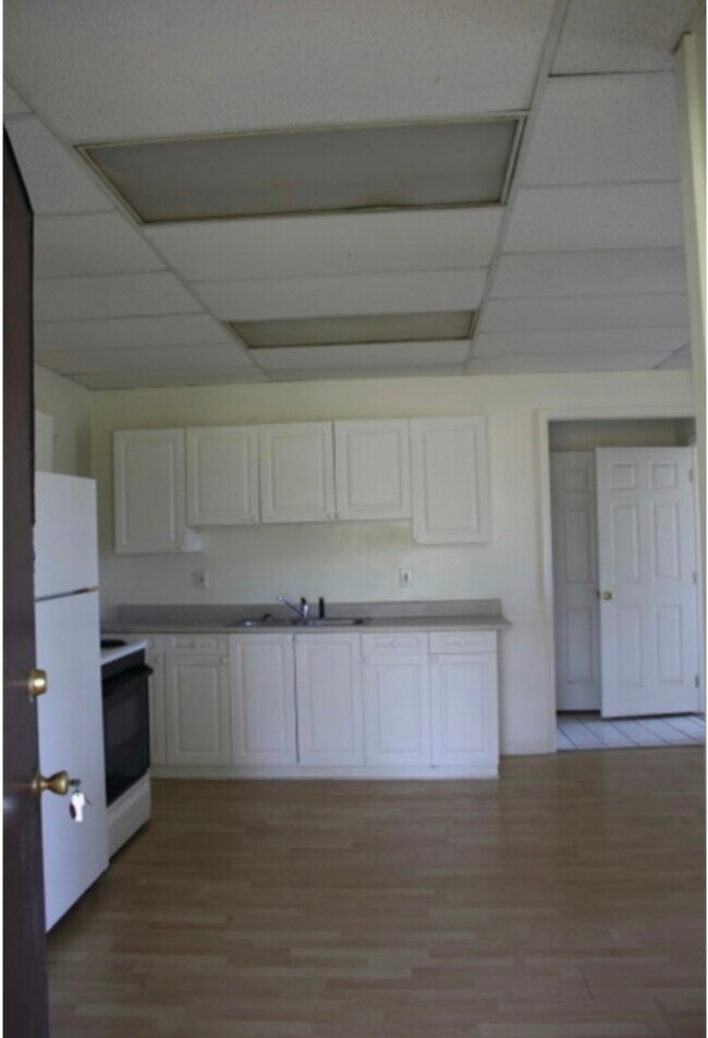 Building Photo - 7376 N Bergen Rd