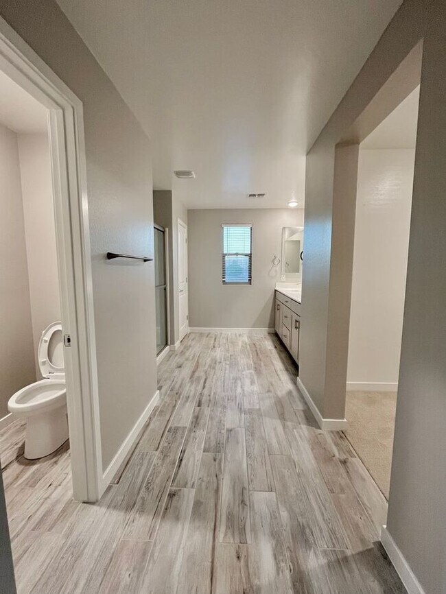 Building Photo - Newly Built Home in Tolleson! Modern 4 bd ...