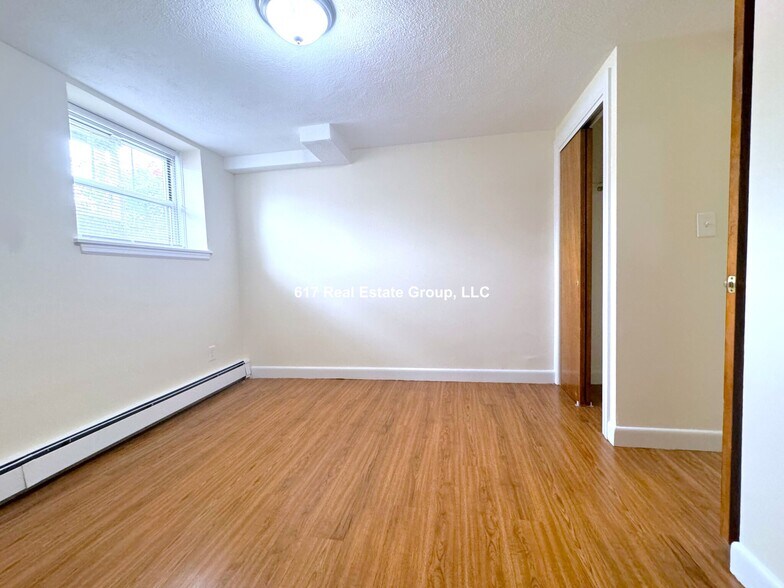 Building Photo - 176 N Beacon St