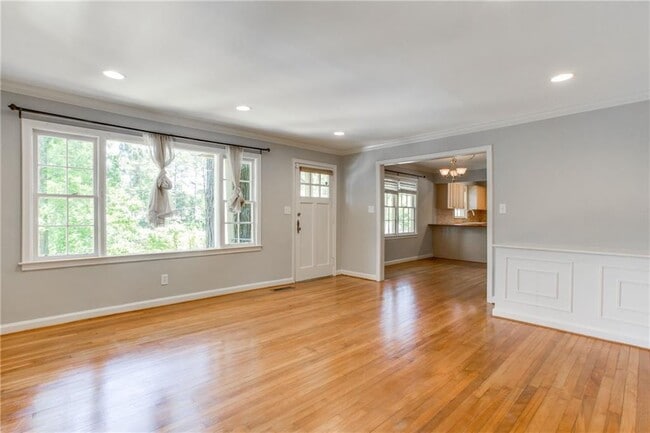 Building Photo - 1752 Beacon Hill Blvd NE
