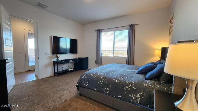 Building Photo - 2874 E Magdalena Dr