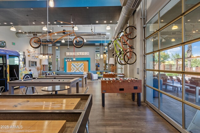 Building Photo - 4658 S Vapor