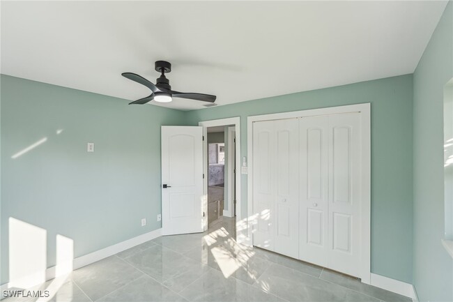 Building Photo - 3701 SE 17th Pl