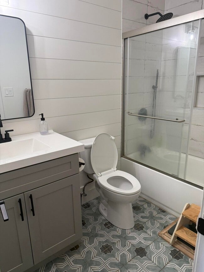 Building Photo - 350 Sailfish Dr