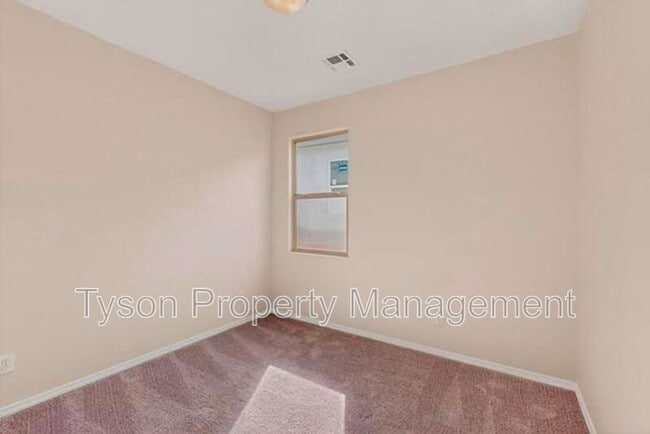 Building Photo - 247 Needle Ave SW