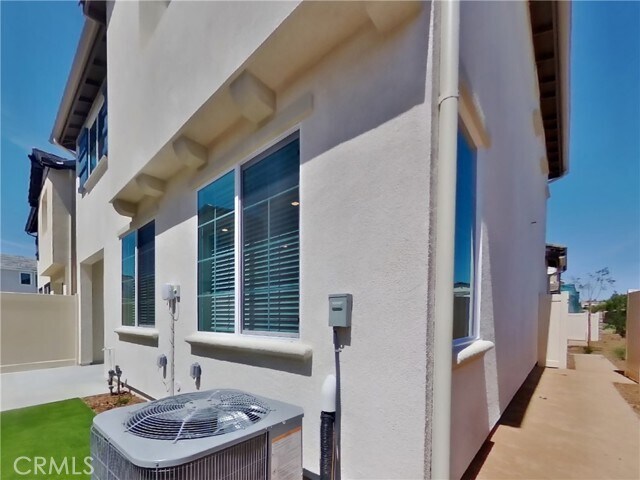Building Photo - 31698 Luther Dr