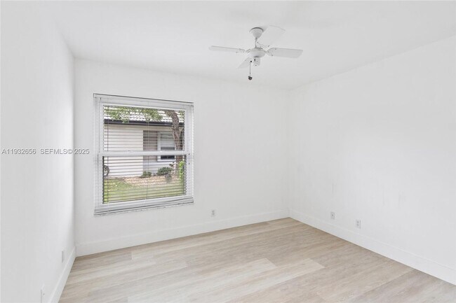 Building Photo - 1050 SW 164th Ave