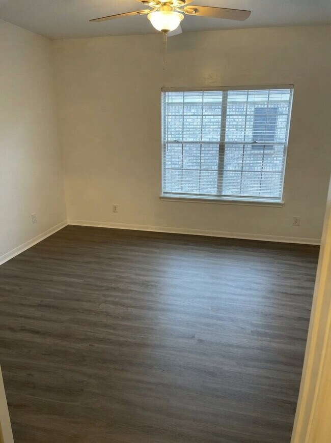 Building Photo - 7300 Regency Square Ct