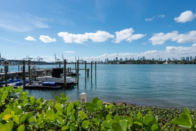 Building Photo - 650 West Ave