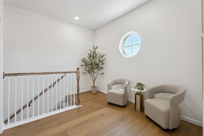 Building Photo - 18817 Selah Wy