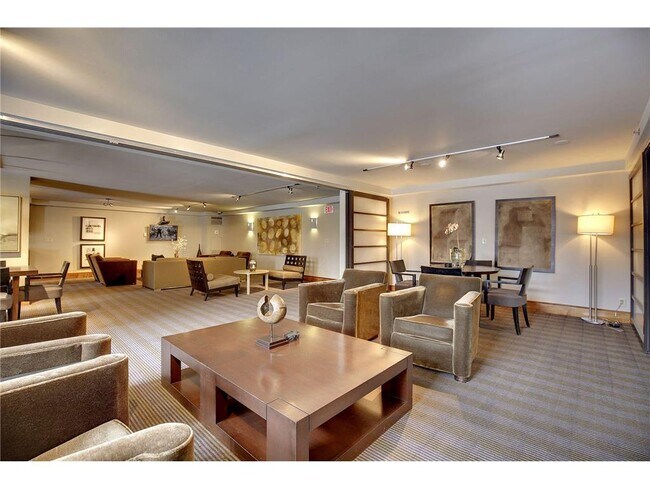 Building Photo - 401 S 1st St