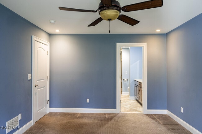 Building Photo - 949 Hudson Ave