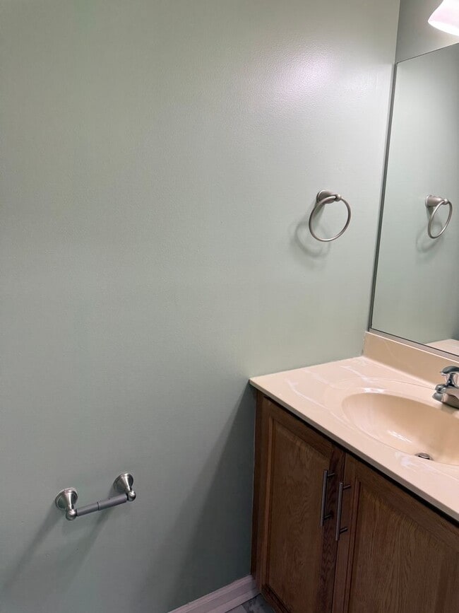 Building Photo - THREE BEDROOM/2.5 BATH Detached Home w TWO...