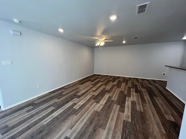 Building Photo - 5606 Jarvis St