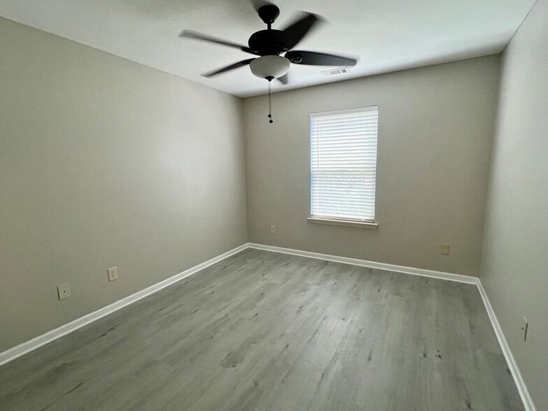 Building Photo - 302 Alcovy Way
