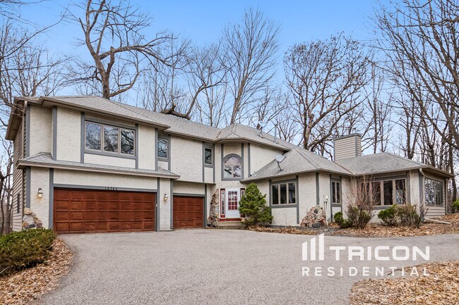 Primary Photo - 16740 N Manor Rd