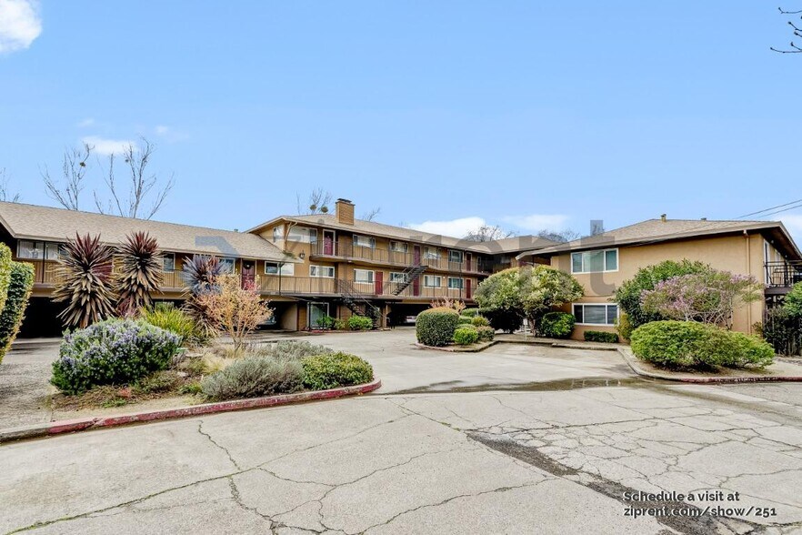 Building Photo - 966 Borden Villa Dr