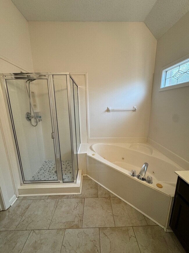 Building Photo - 1966 Abbott Cove