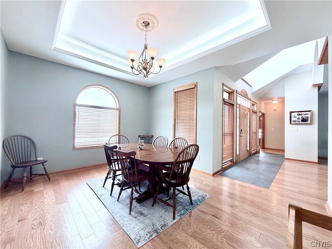 Building Photo - 1018 W State Rd