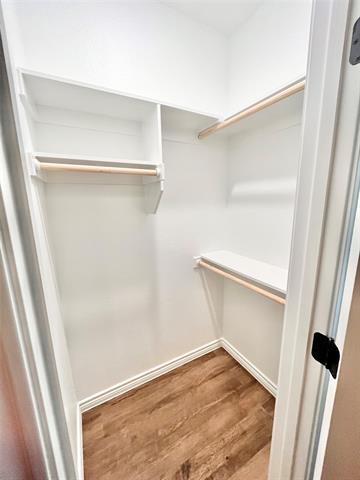 Building Photo - 523 E Hanna St