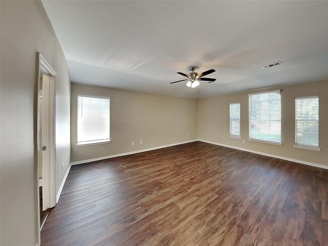 Building Photo - 16118 April Ridge Dr