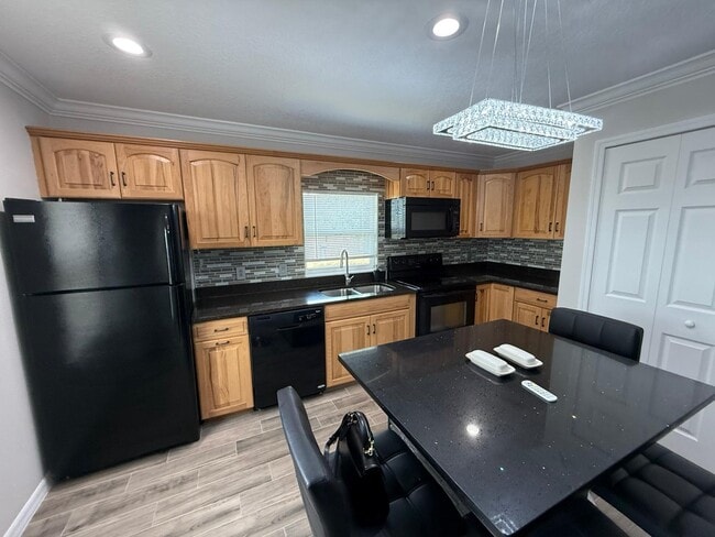 Building Photo - 216 Smith Ave