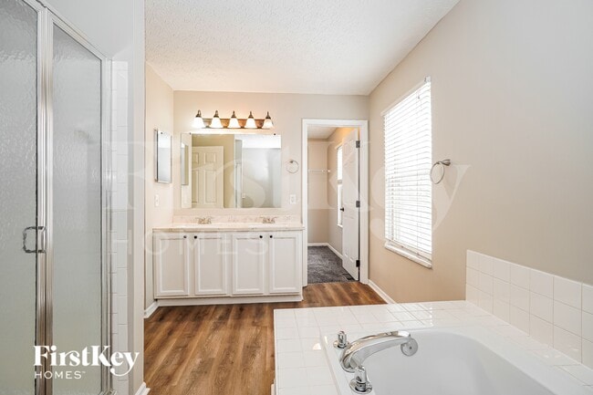 Building Photo - 339 Shyanne Dr