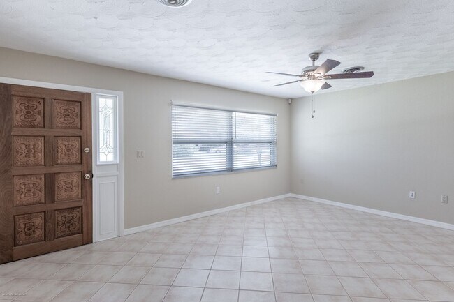 Building Photo - ANNUAL RENTAL- CENTRAL LOCATION