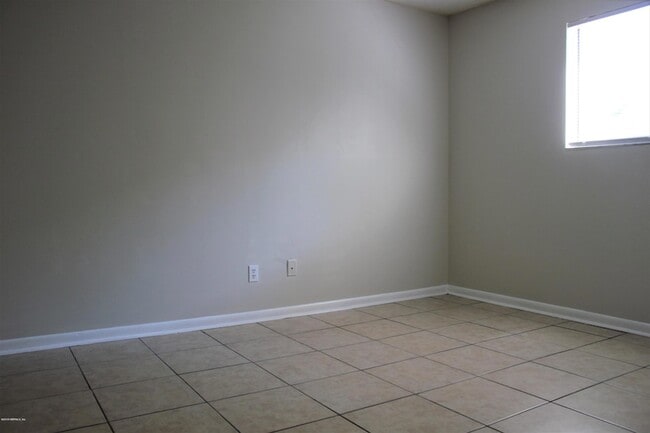 Building Photo - 5136 Westchase Ct