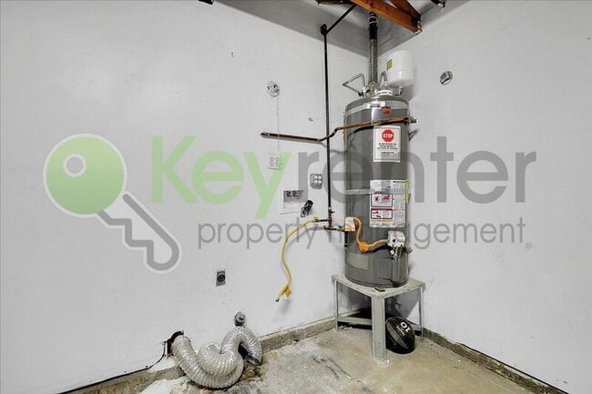 Building Photo - 5631 Mt Everest Ct