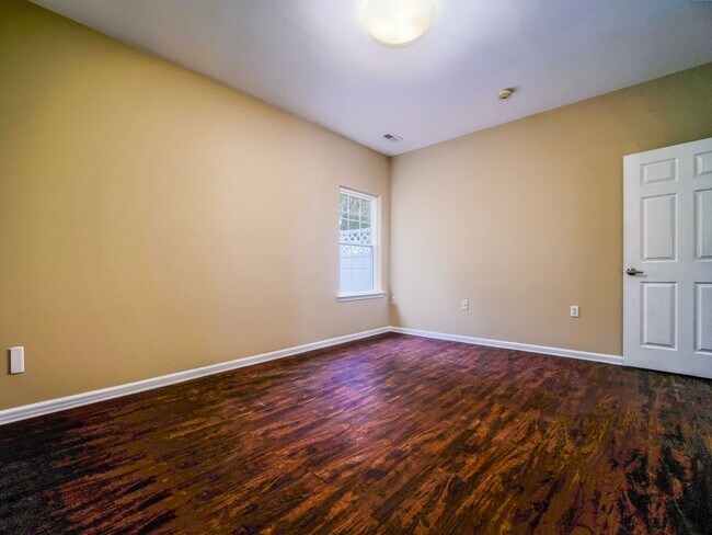 Building Photo - 7020 Somerset Springs