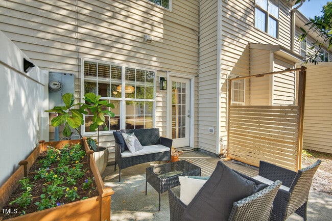 Building Photo - 3 Chownings St