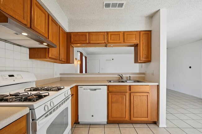 Building Photo - 9413 Quail Meadow Dr