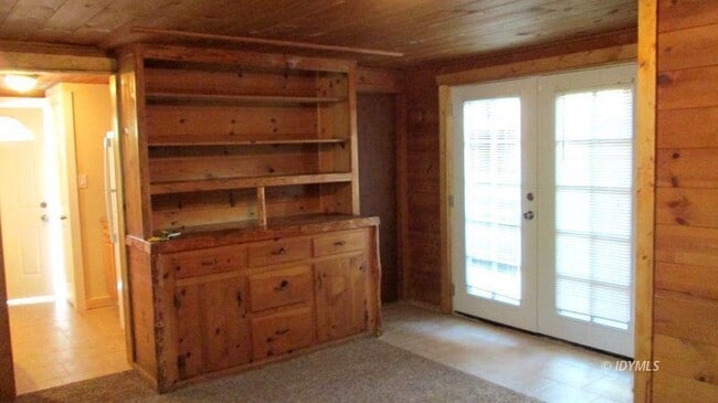 Building Photo - 2 story 1 bedroom apartment.