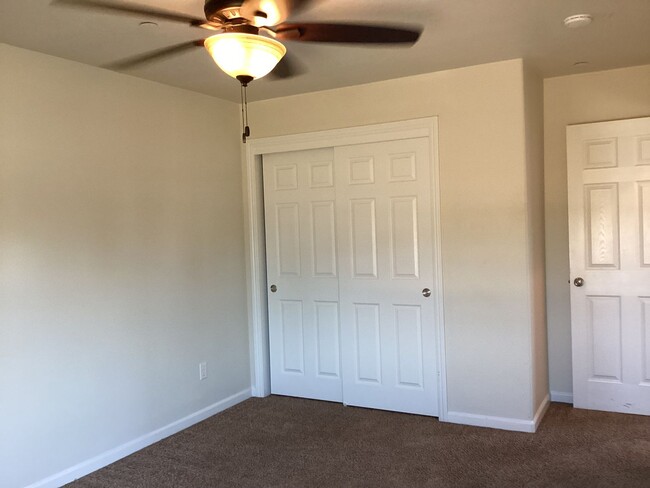Building Photo - 7009 Harmony Dr