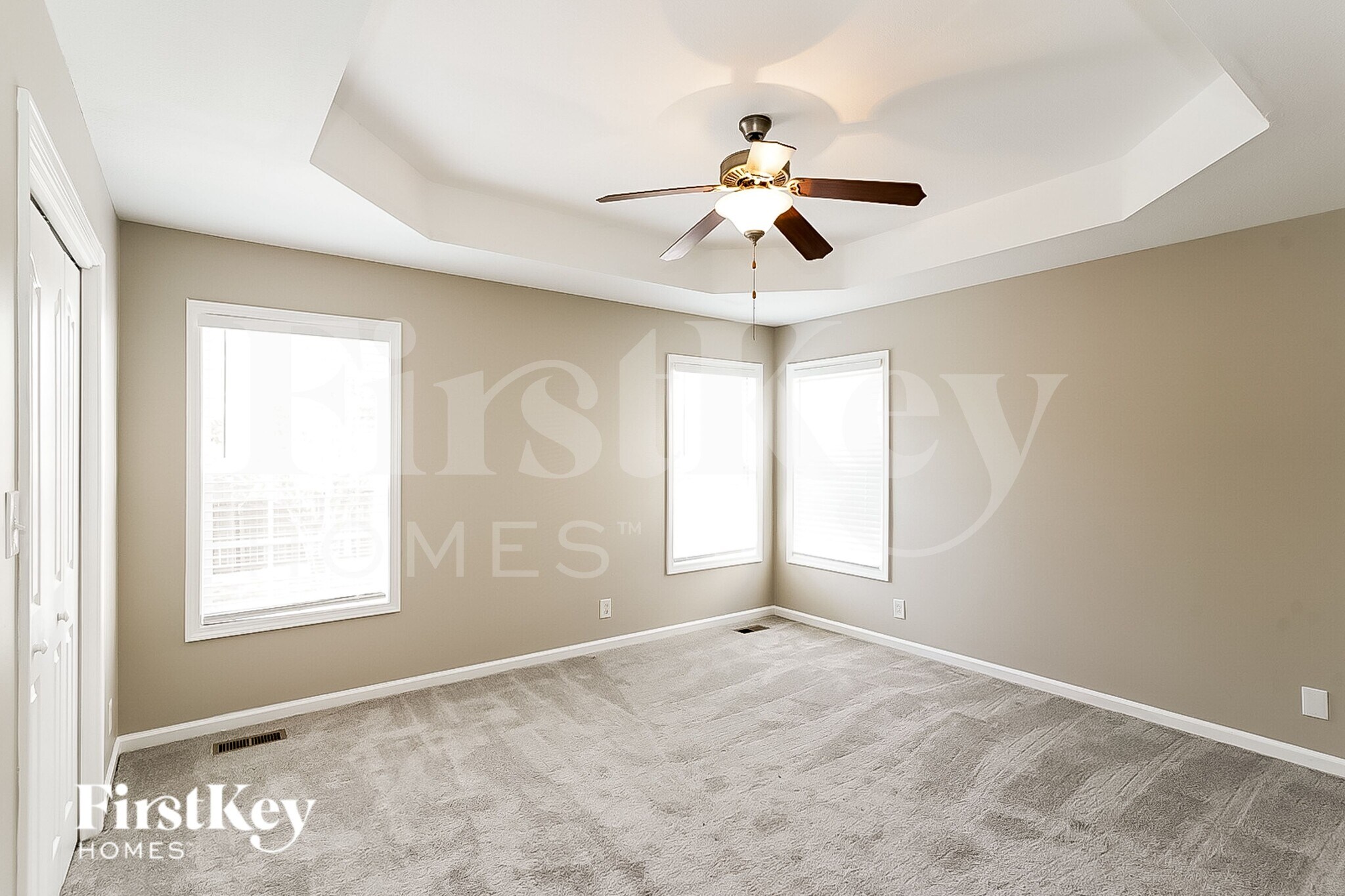 Building Photo - 3668 Aurora Dr