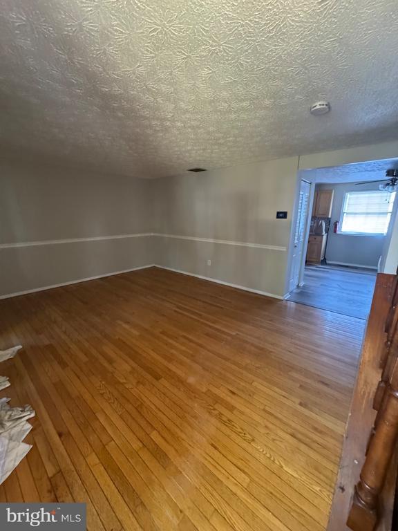 Building Photo - 1404 Elm Grove Cir