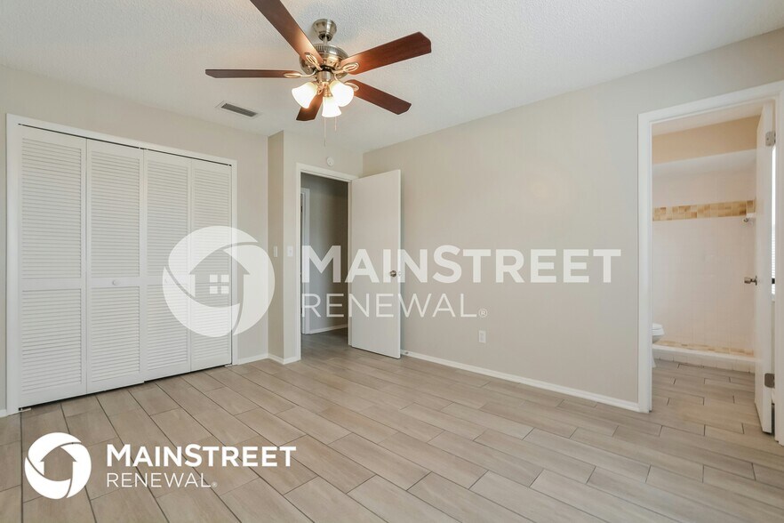 Building Photo - 908 E Normandy Blvd