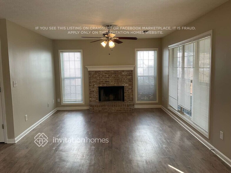 Building Photo - 1042 Simon Park Cir