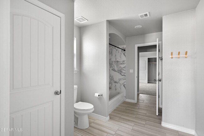 Building Photo - 13636 Glen Vista Ln