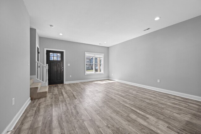 Building Photo - 3 Bedroom Townhome in Campbell County