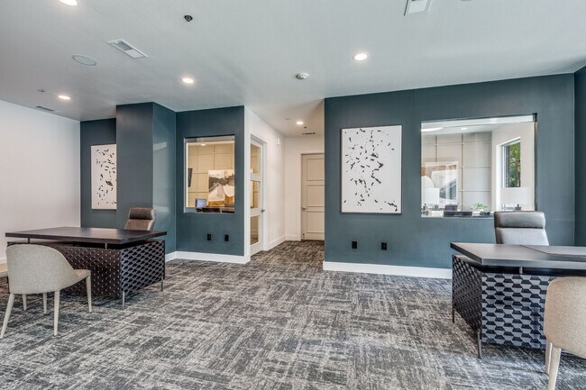 Building Photo - Galatyn Station