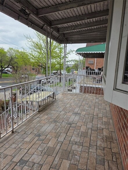 Building Photo - 1628 Allerton Ave