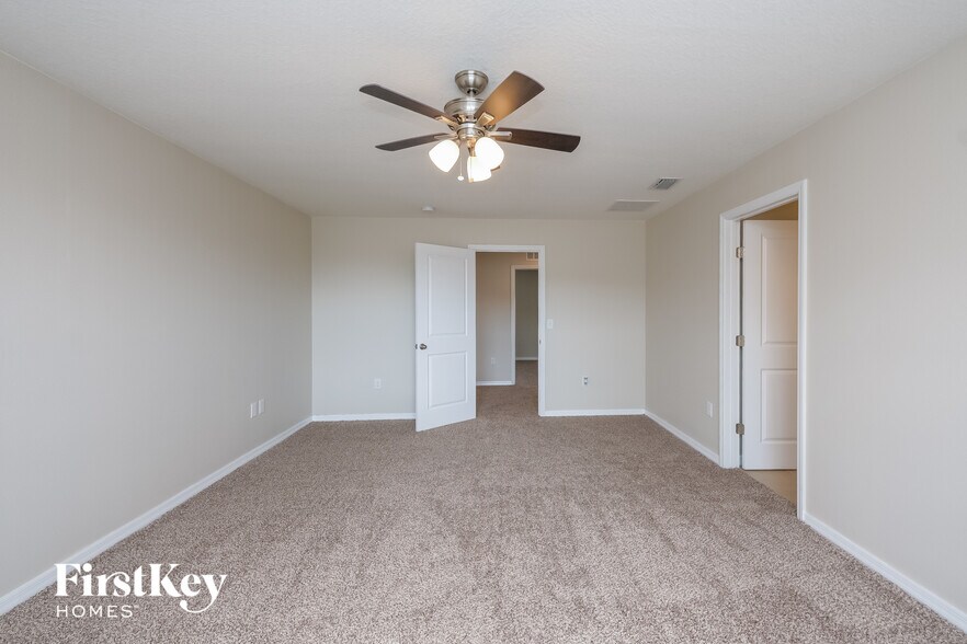 Building Photo - 36051 Carriage Pine Ct
