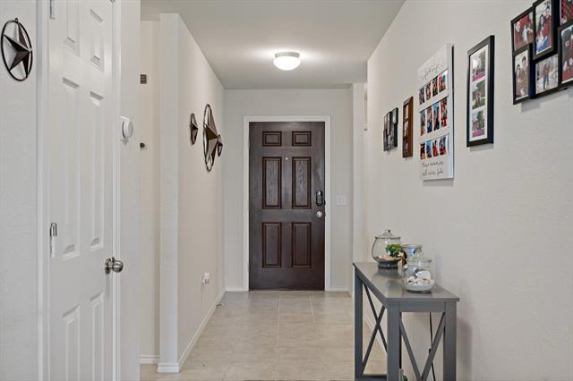 Building Photo - 1413 Vernon Dr