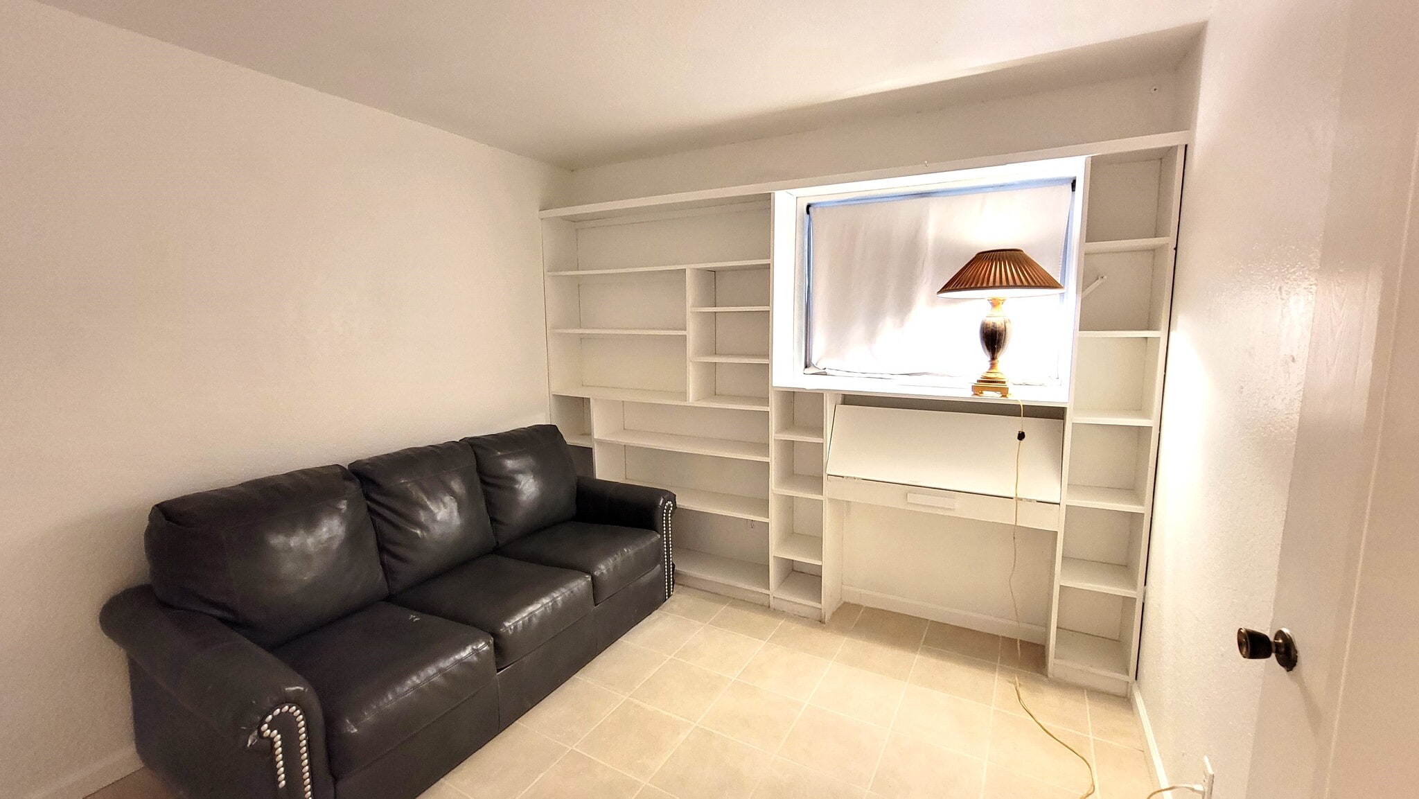 Building Photo - 7400 N Meredith Blvd