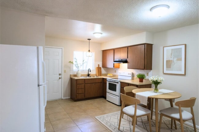 Building Photo - 6440 E Alder Ave