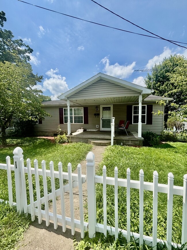 Building Photo - 469 Herman Ave