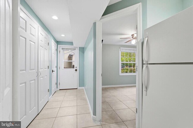 Building Photo - 12017 William and Mary Cir